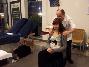 ...this is Eddie Burgess who did some Reflexolgy and here he is doing a one to one session of Indian Head Massage...